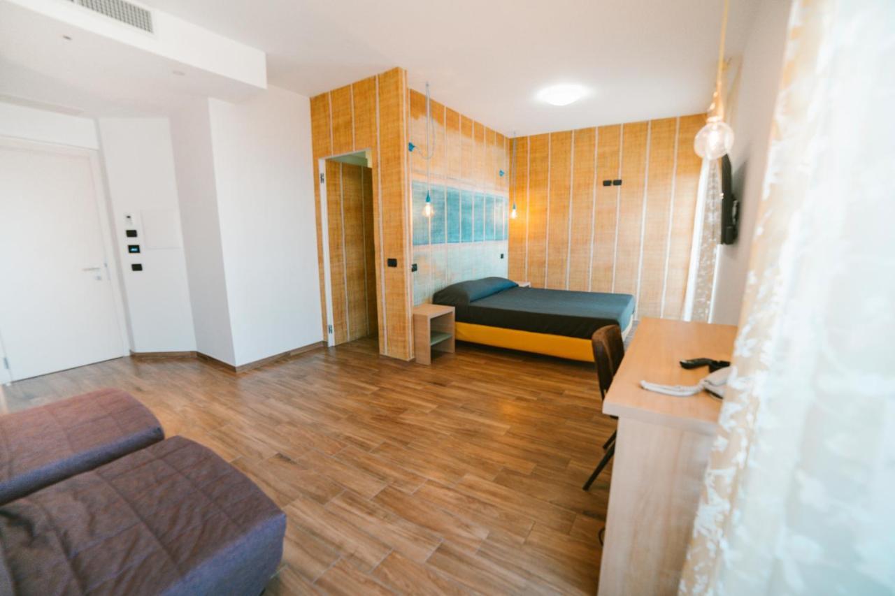 Hotel Continental San Benedetto del Tronto Exterior foto