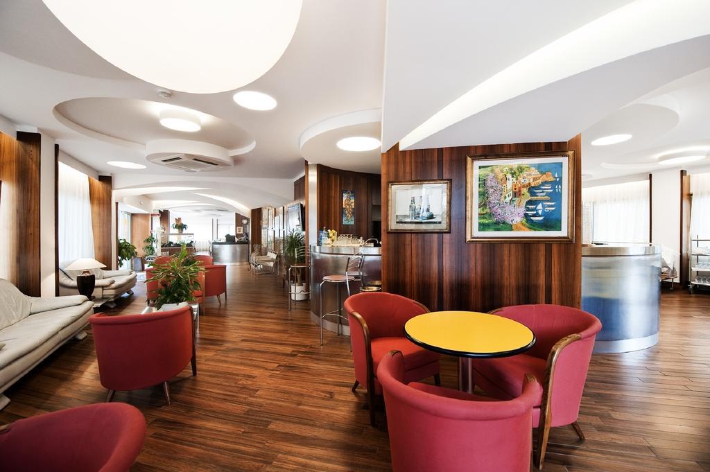 Hotel Continental San Benedetto del Tronto Exterior foto
